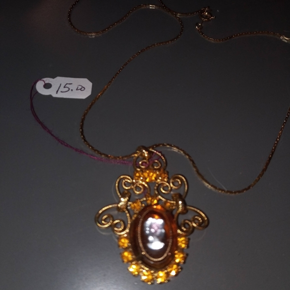 Jewelry - Picture 6 of 8